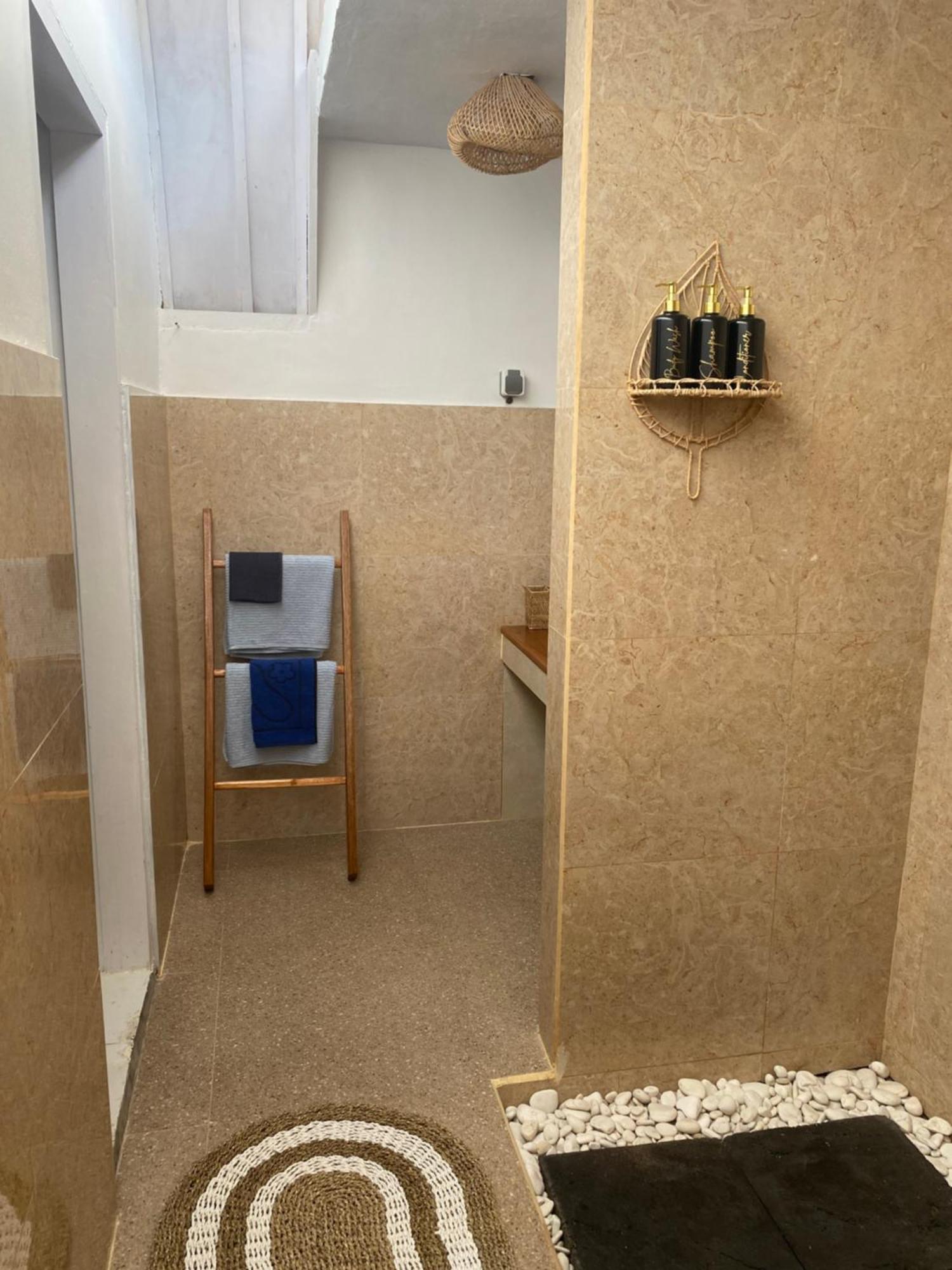 New Balengku Dua Hotel - Adults Only Гили Еър Екстериор снимка